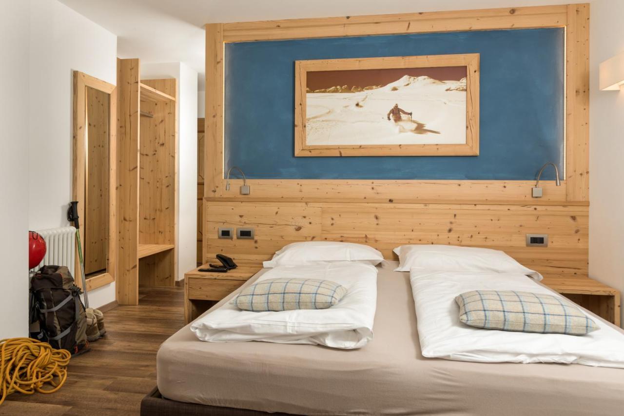 Hotel Garni Lastei Pozza di Fassa Luaran gambar