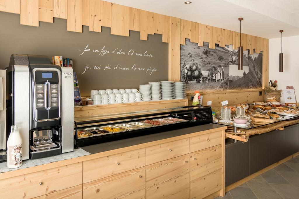 Hotel Garni Lastei Pozza di Fassa Luaran gambar